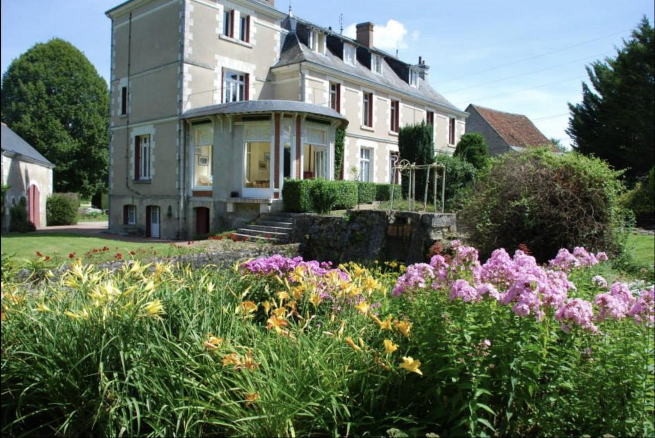 Bed and Breakfast Le Moulin De Francueil Exteriér fotografie